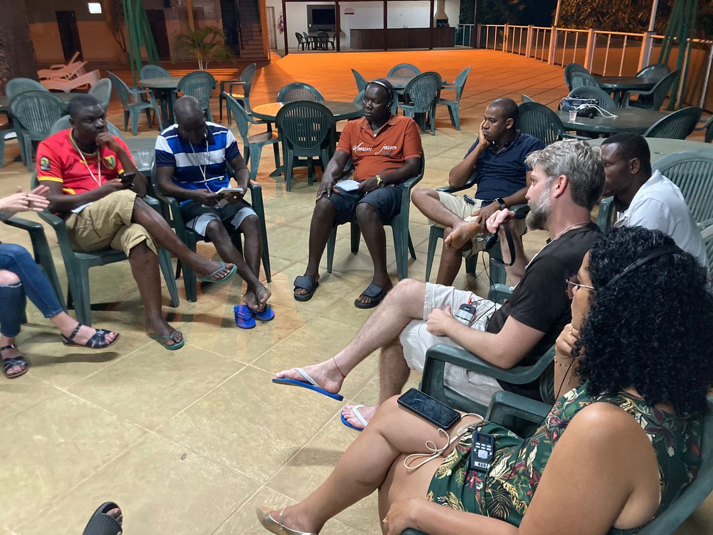Reunião em roda com a associação Action Mines Guinée em Parauapebas